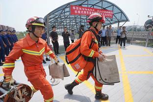 克里夫巴斯6-0马里乌波尔提前夺冠 中国女足门将朱梦迪替补出场